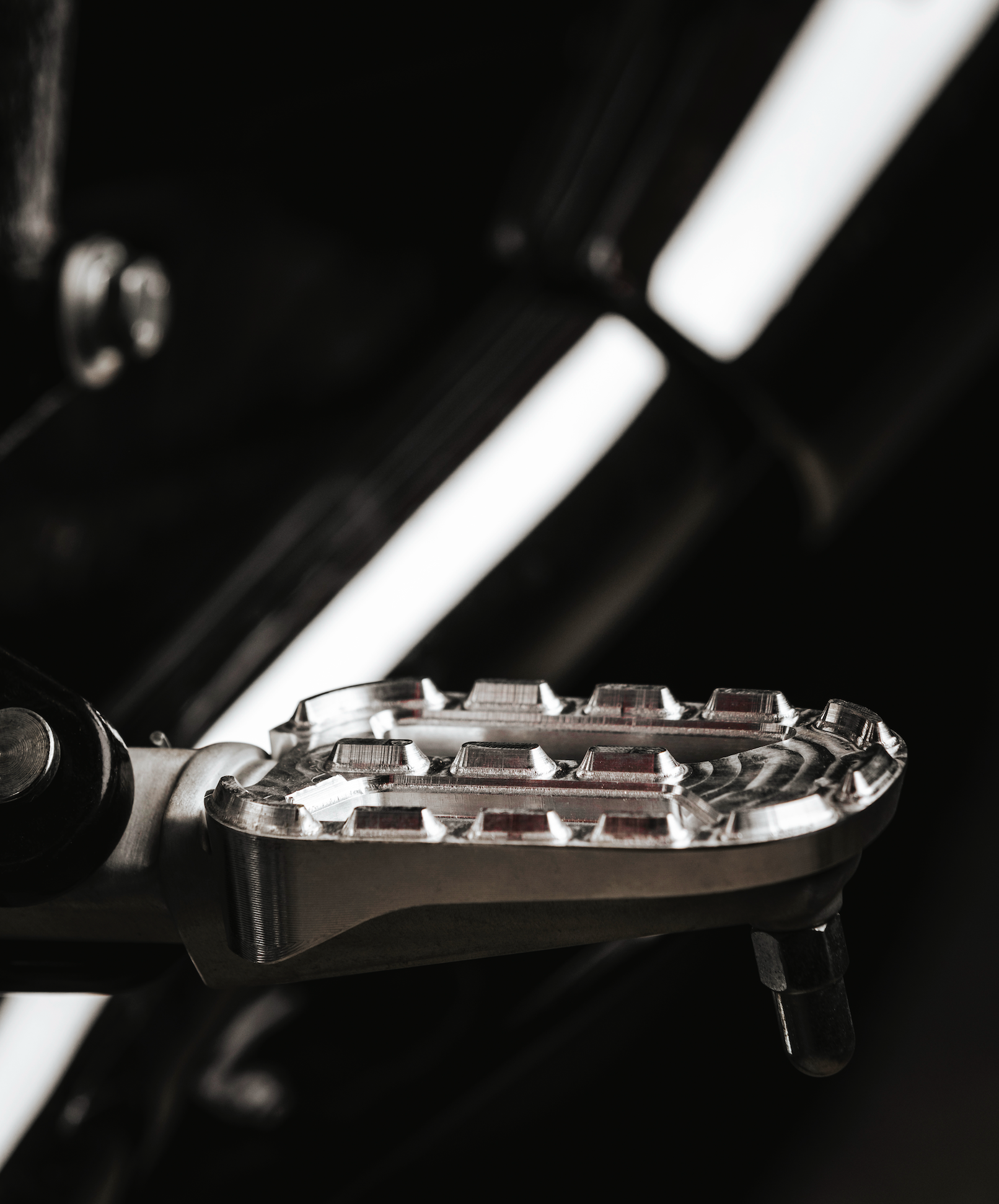 Platines repose-pieds Scrambler Motographe pour Royal Enfield 650 — vue 2 